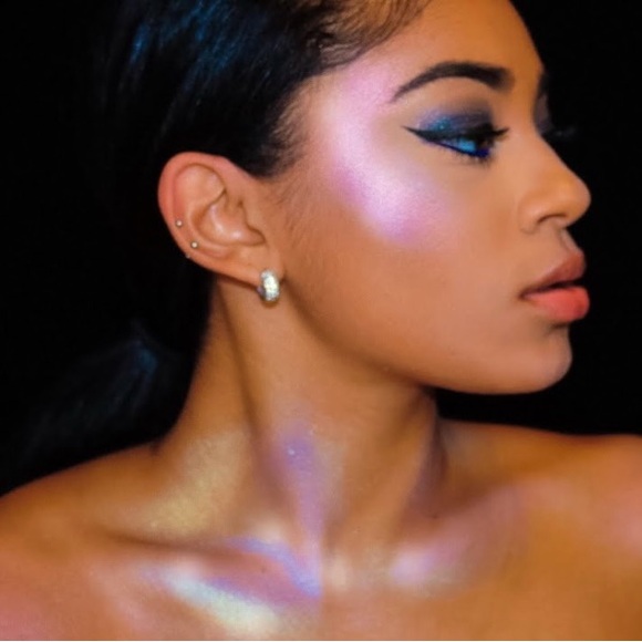 Anastasia Beverly Hills Moonchild Glow Kit - Picture 6 of 16